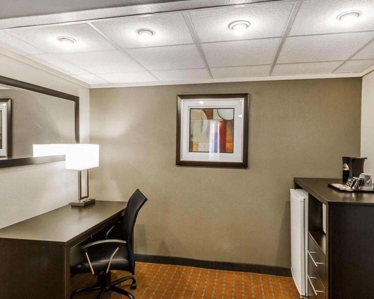 Quality Inn Phoenix Airport Exterior foto